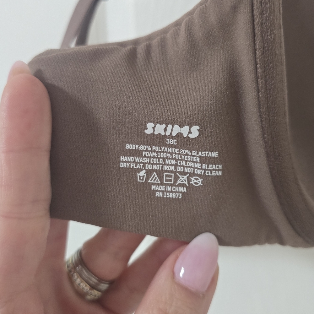Skims Fits Everybody T-shirt Underwire Bra In Brown Size 36C - Picture 6 of 7